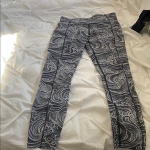 Lululemon size 6 Seawheeze exclusive 3/4 length